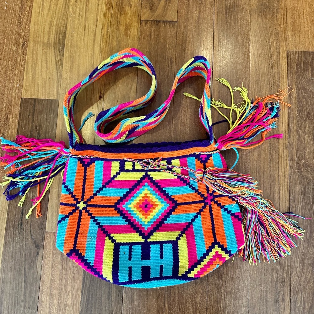 Like new colorful Colombia bag